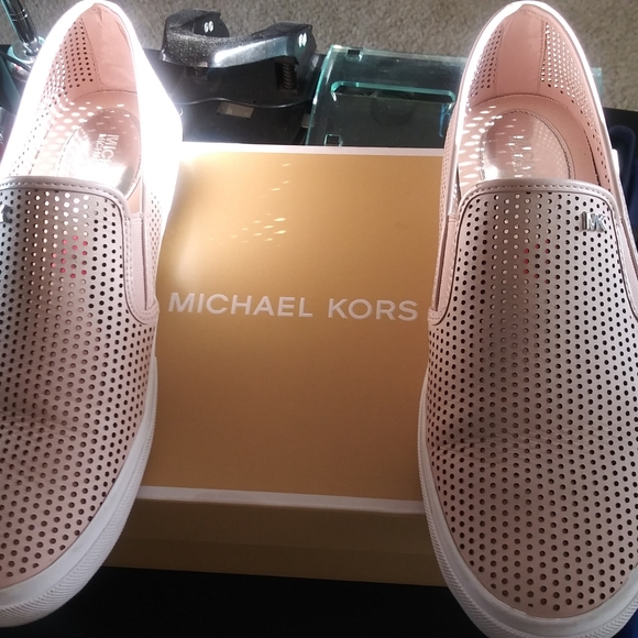 Michael Kors Keaton Chain Mech Slip on Sneaker - Picture 5 of 5